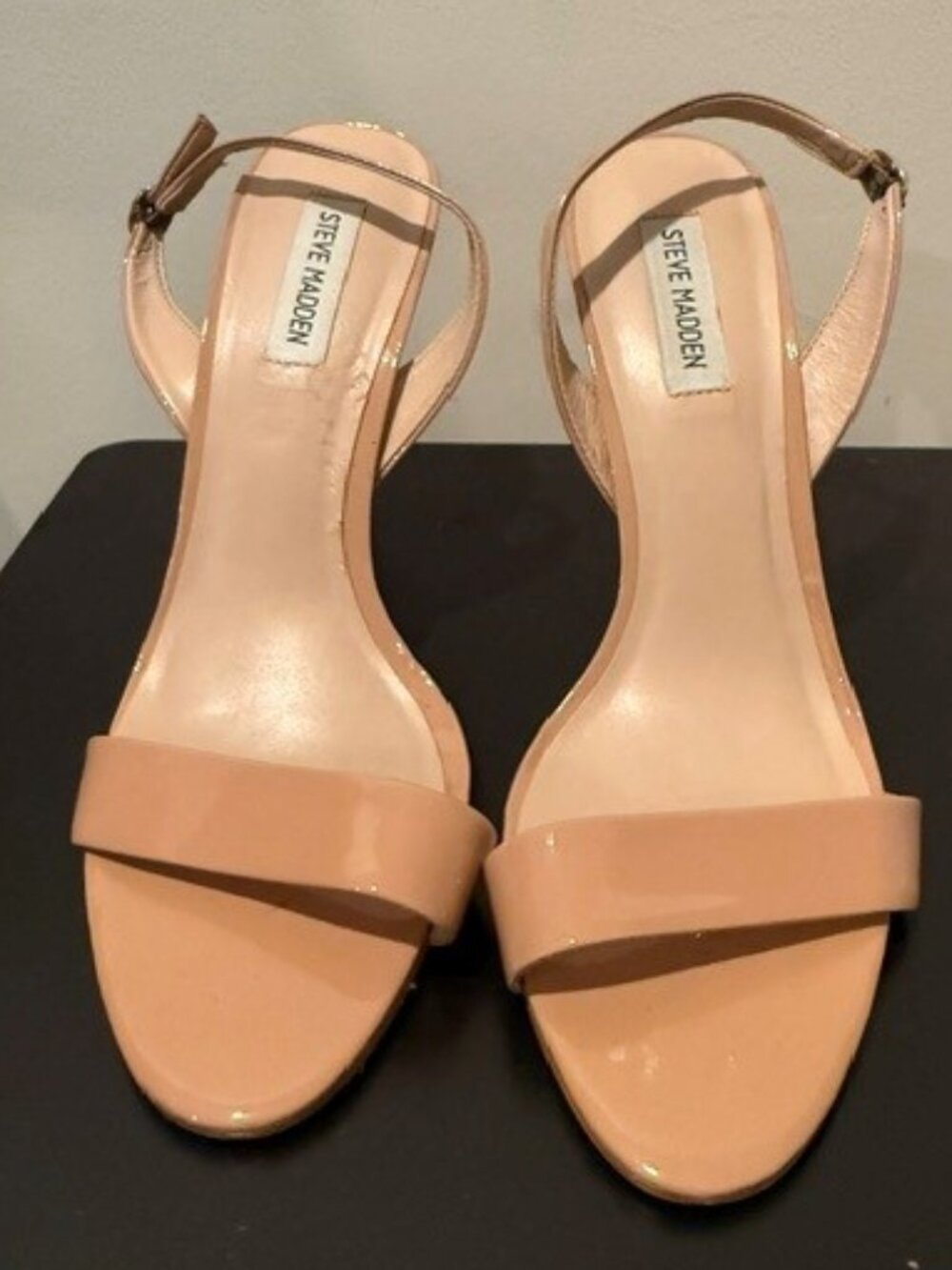 Steve Madden Beige 4" sandal size 9